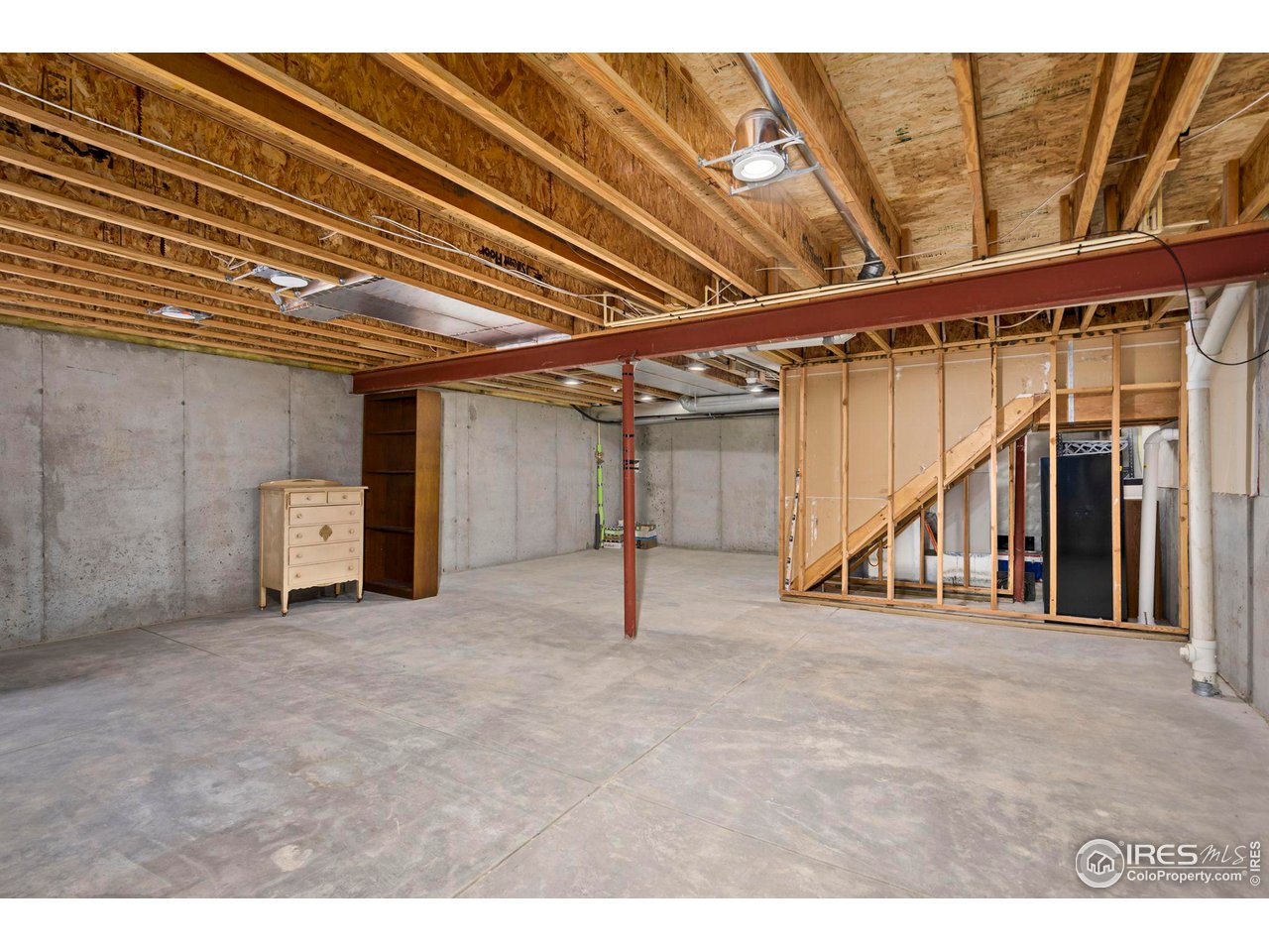 2127 Copper Creek Dr E