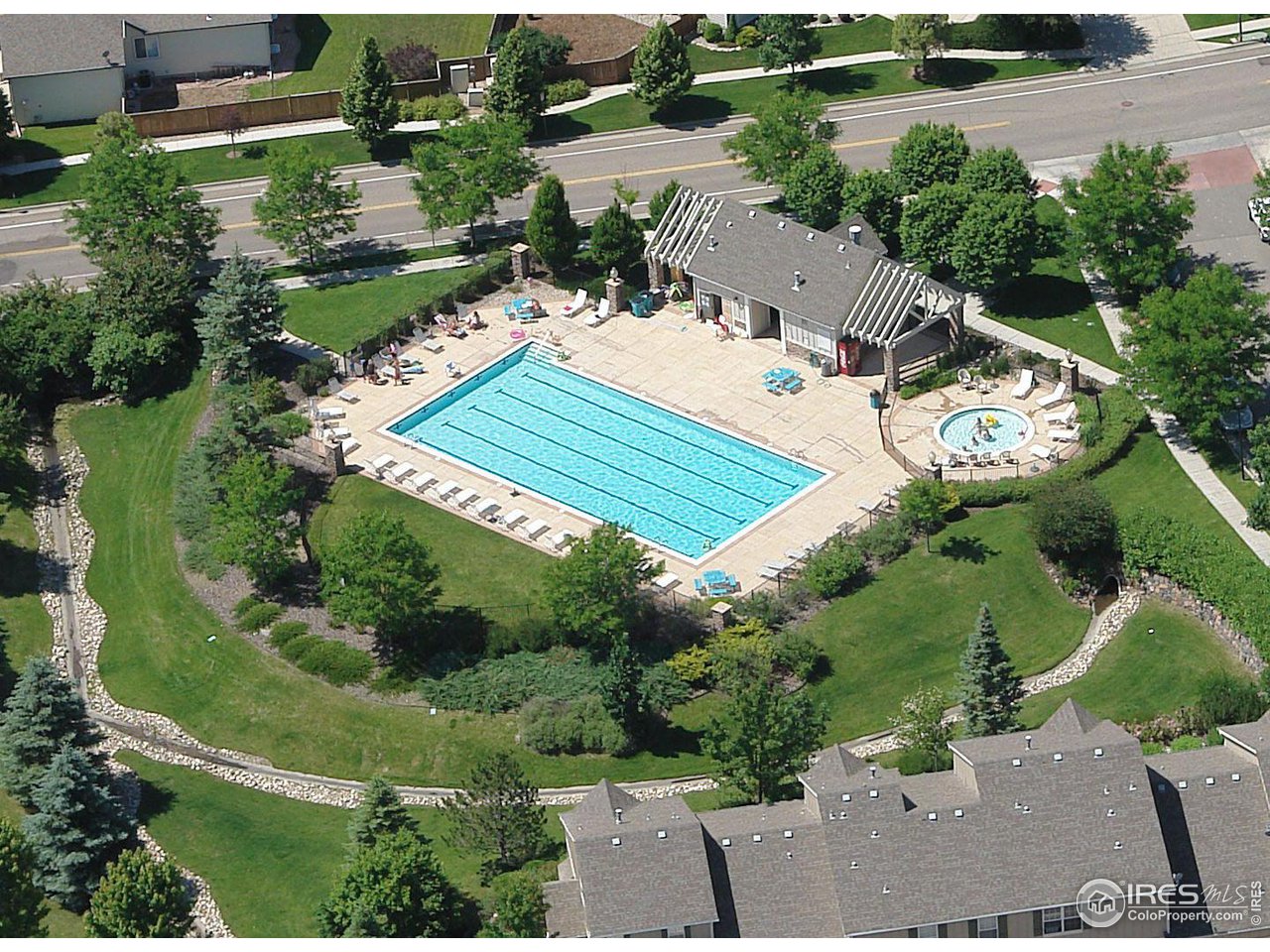 2127 Copper Creek Dr E