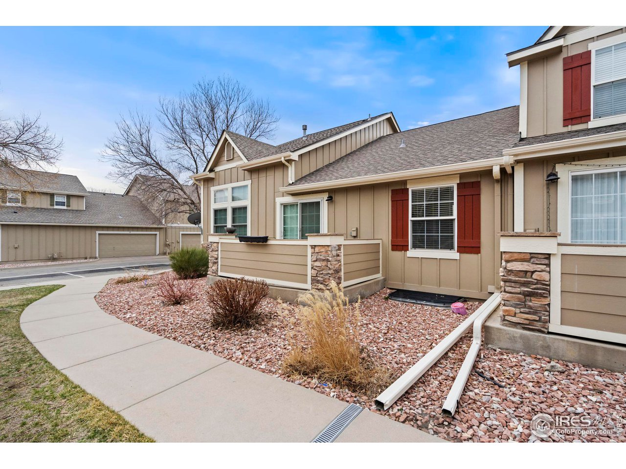 2127 Copper Creek Dr E