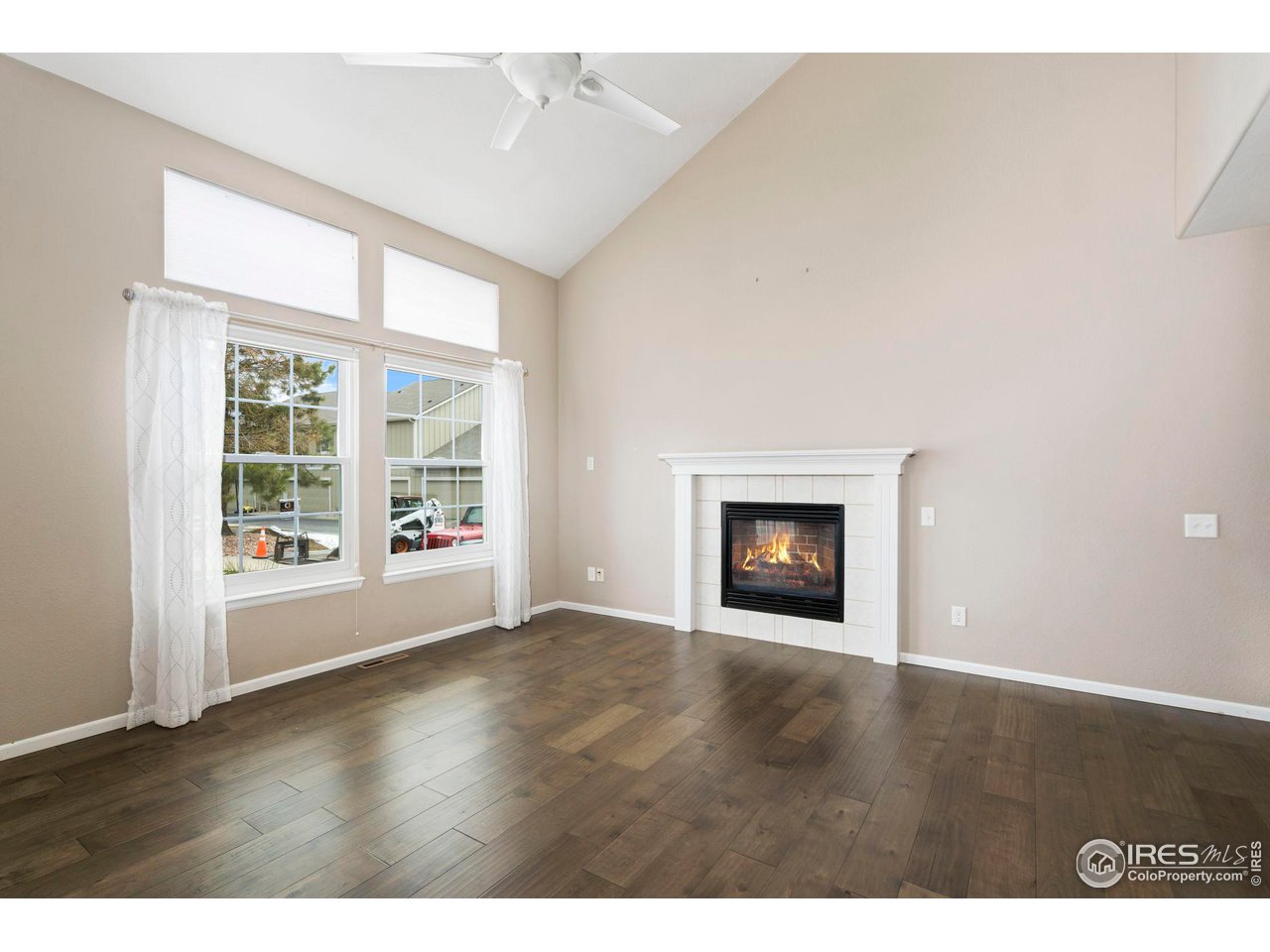 2127 Copper Creek Dr E