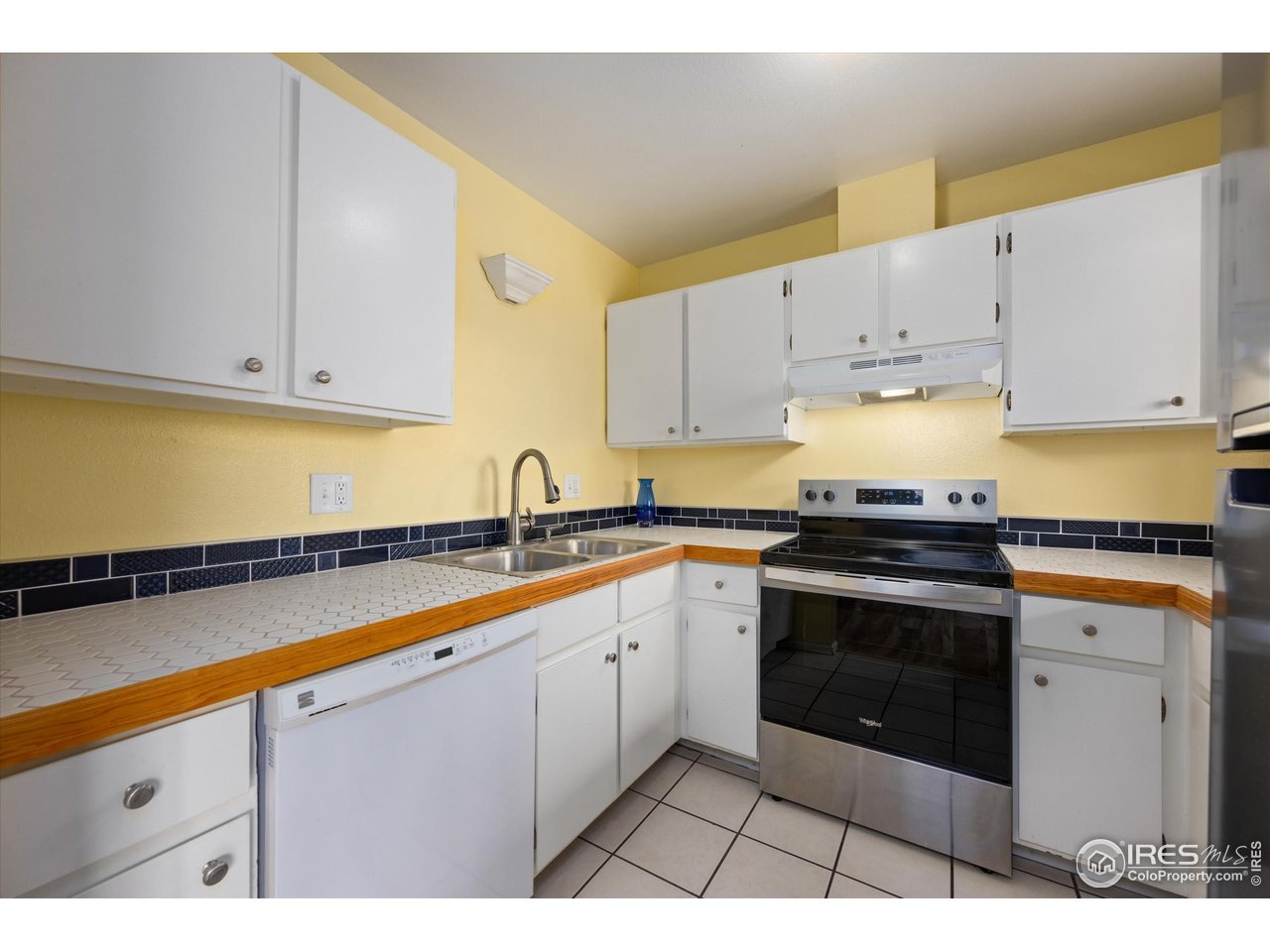 1625 W Elizabeth St B3