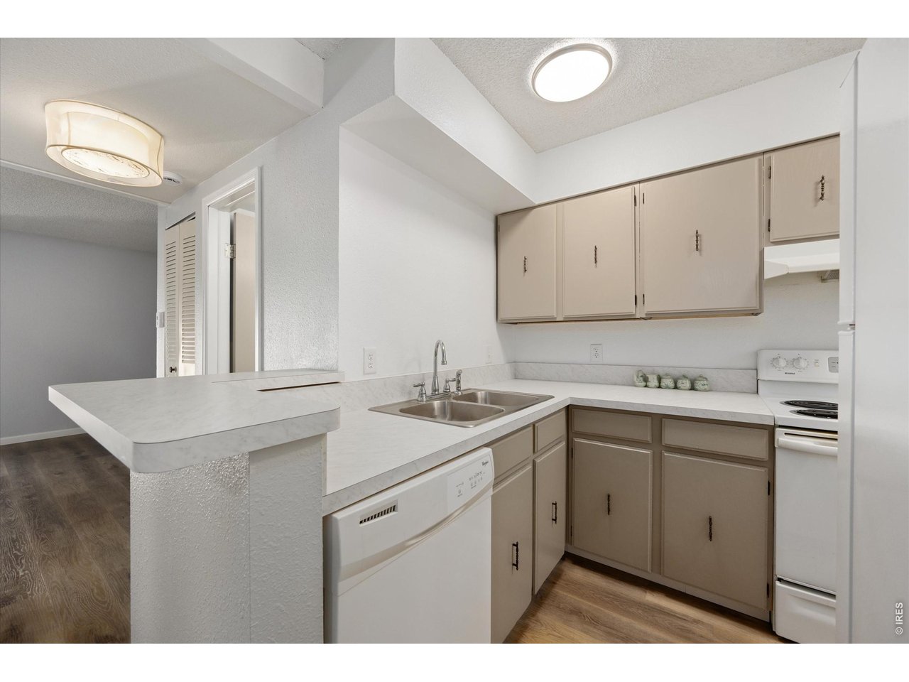 1705 Heatheridge Rd F-105