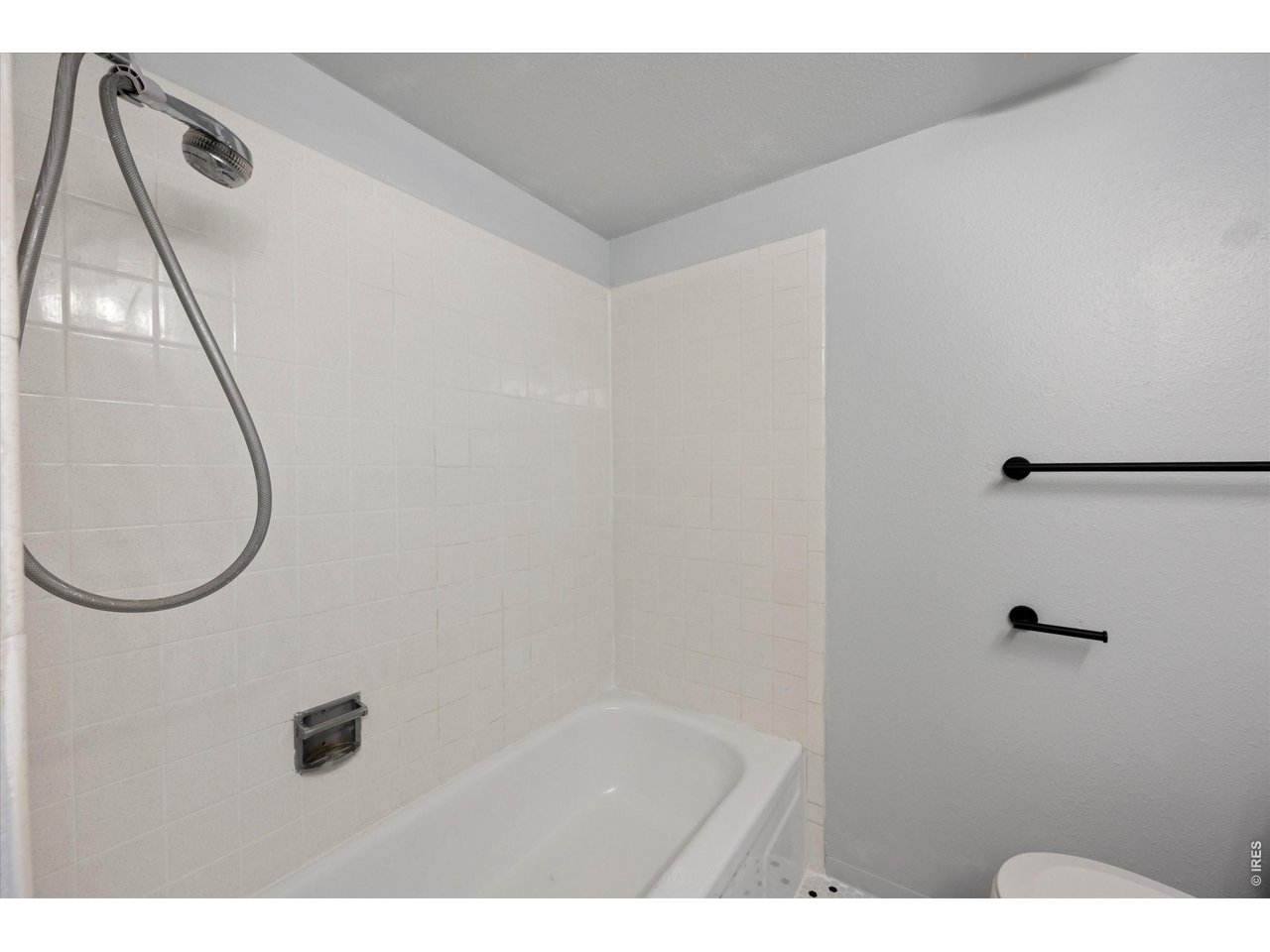 1705 Heatheridge Rd F-105