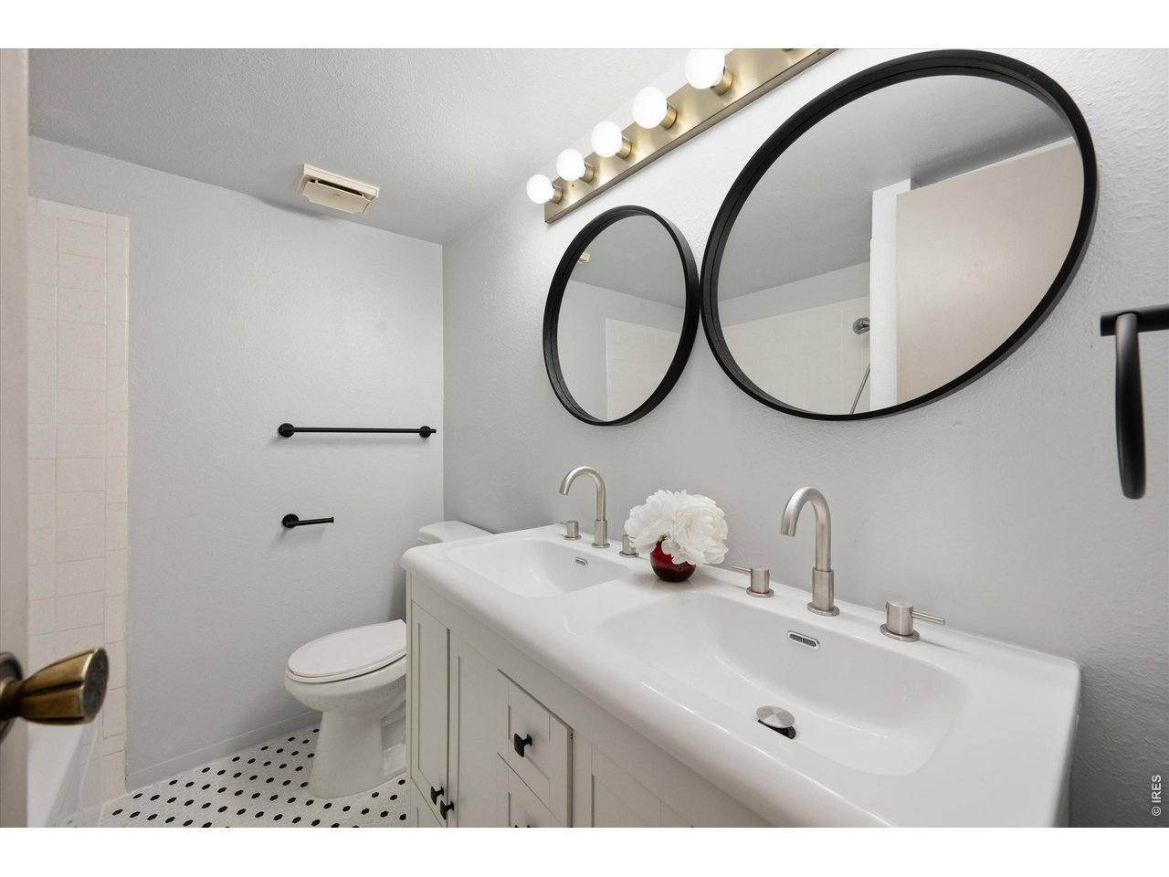 1705 Heatheridge Rd F-105