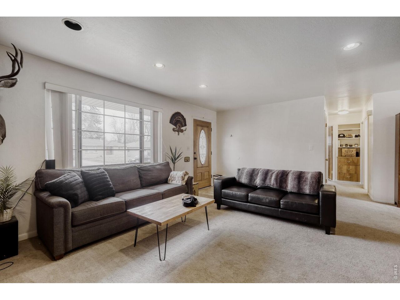 1937 W Lake St