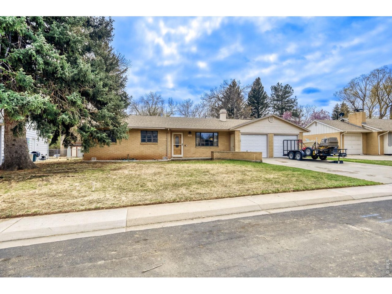 1937 W Lake St