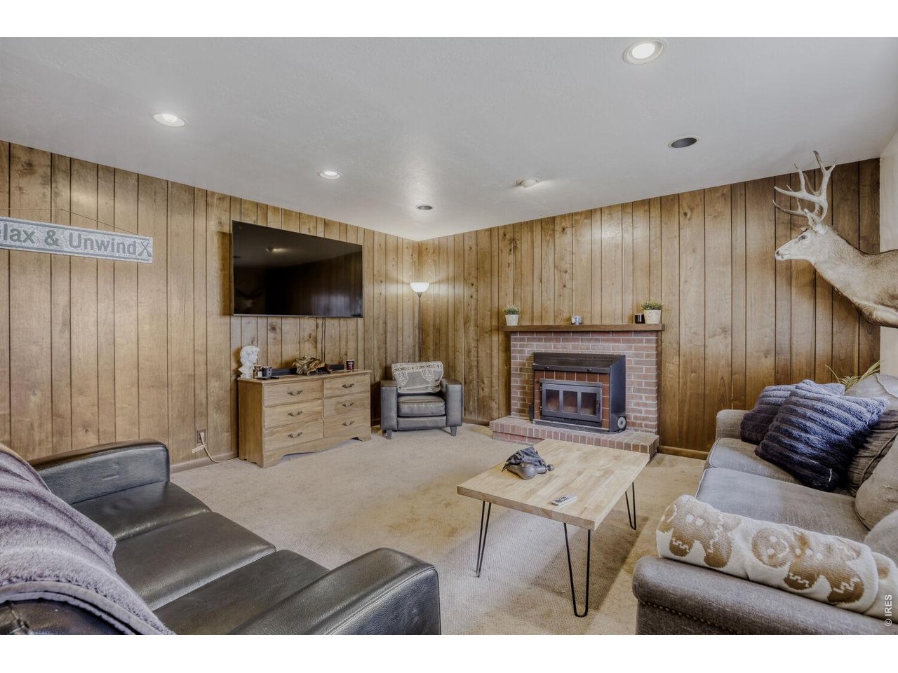 1937 W Lake St
