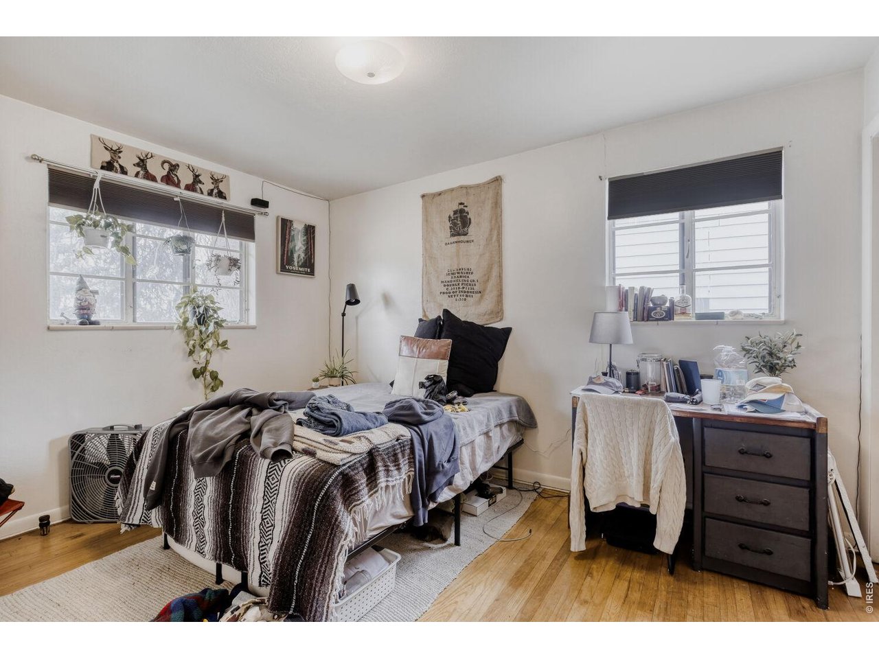 1937 W Lake St