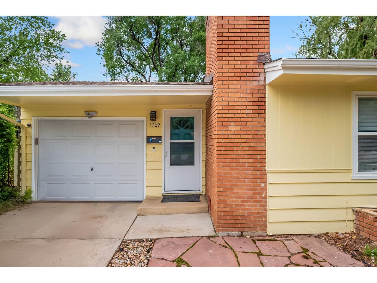 1709 Dale Ct