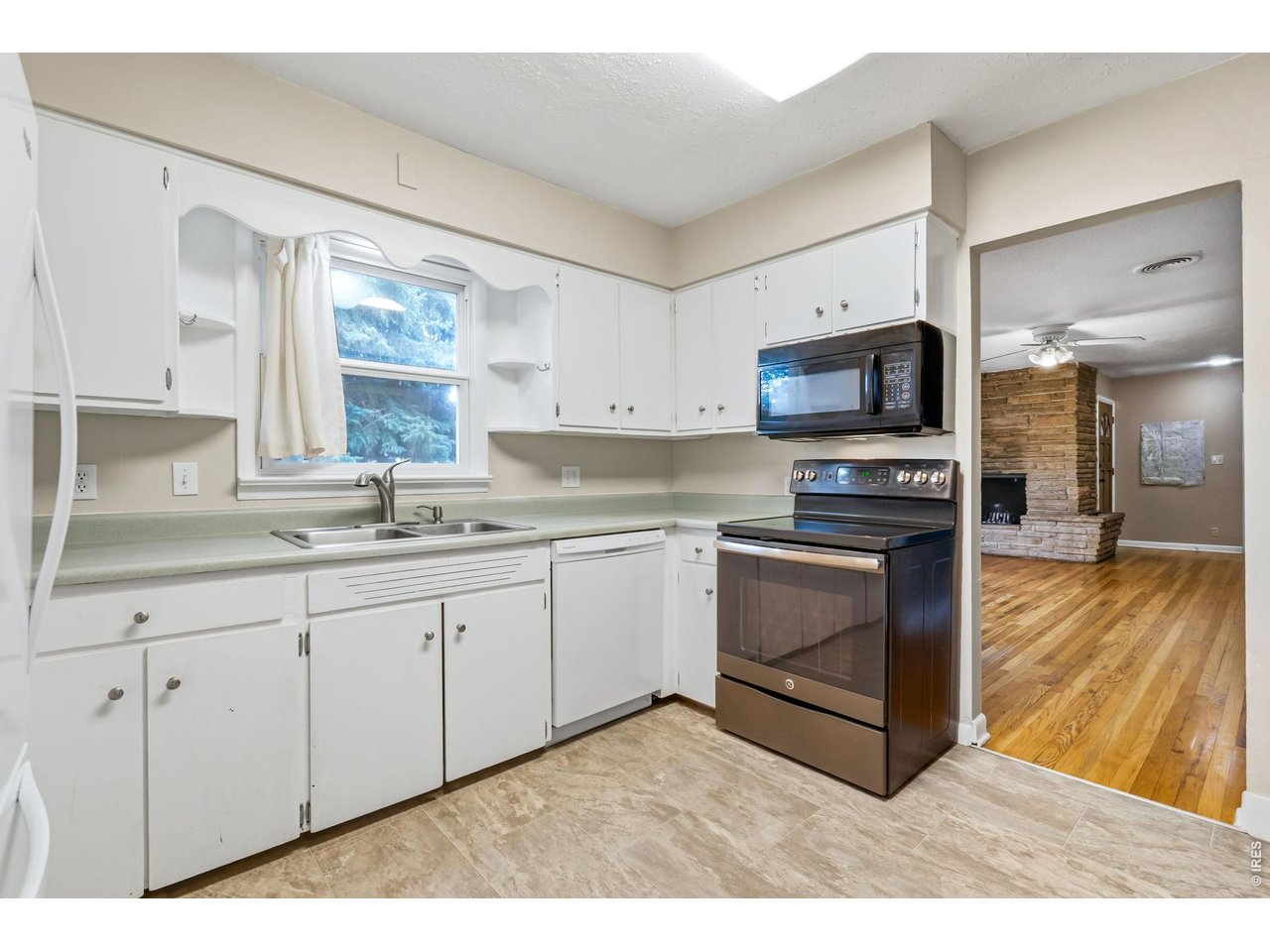1709 Dale Ct