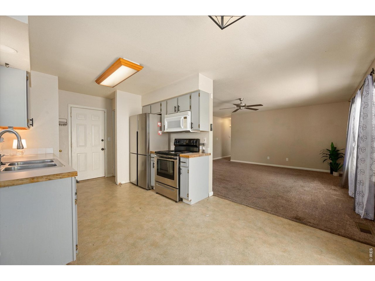 4745 Everglade Ct
