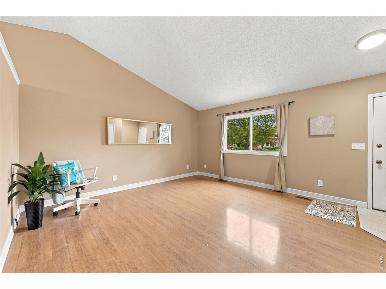 3349 Hickok Dr