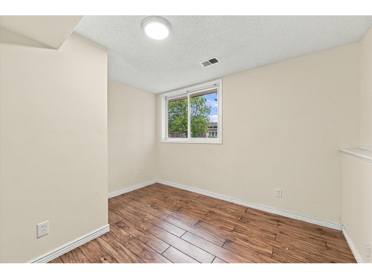3349 Hickok Dr