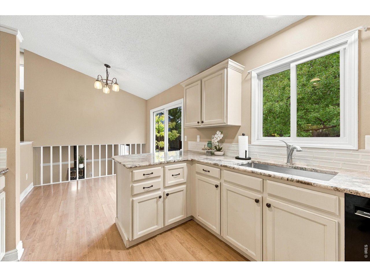 3349 Hickok Dr