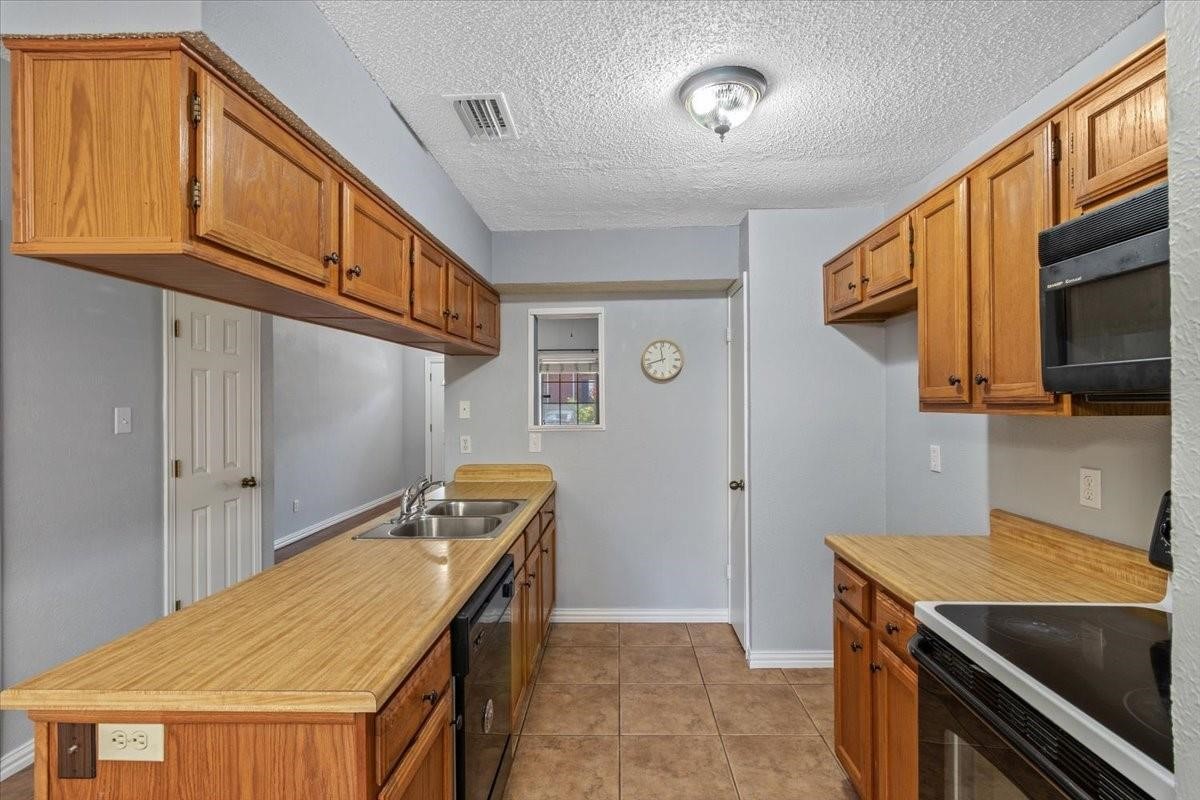 234 Samuel Boulevard P 1