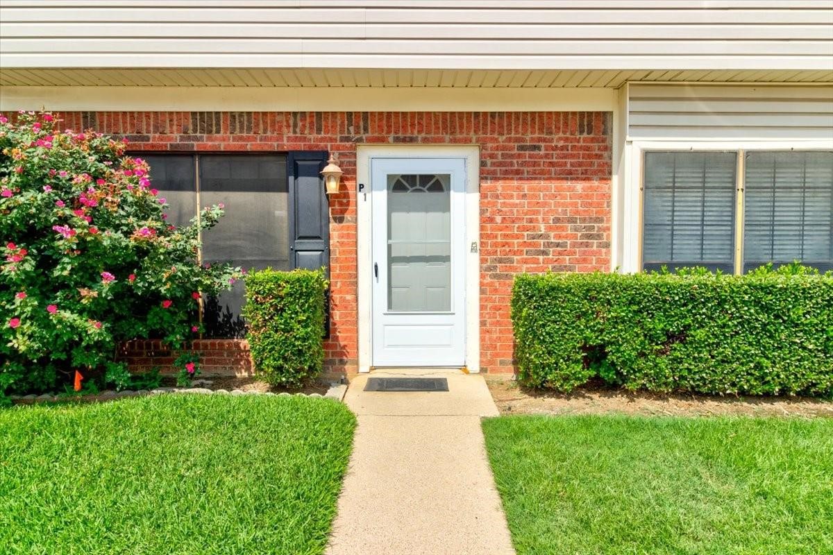 234 Samuel Boulevard P 1