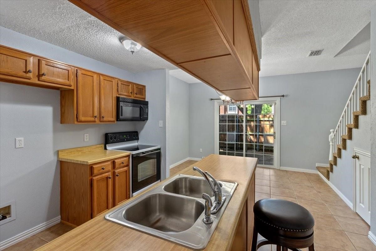 234 Samuel Boulevard P 1