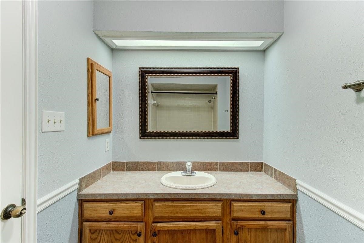 234 Samuel Boulevard P 1