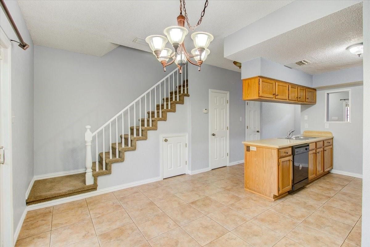 234 Samuel Boulevard P 1