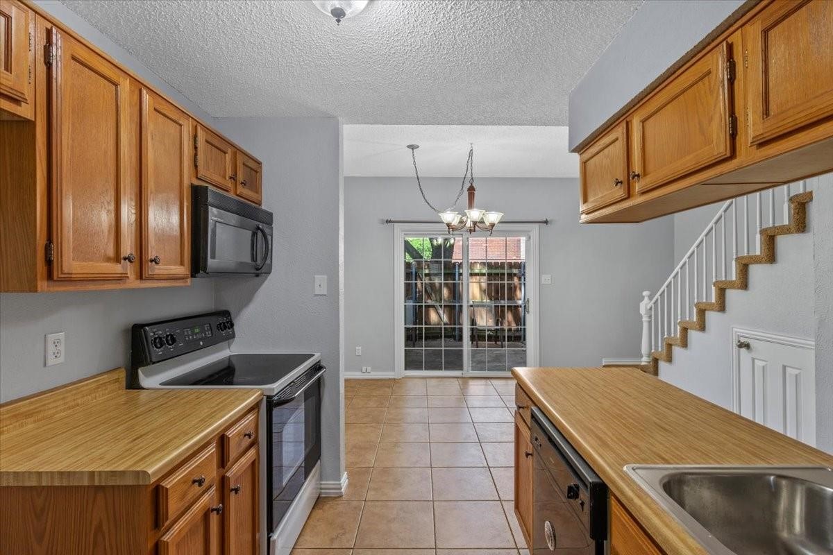 234 Samuel Boulevard P 1