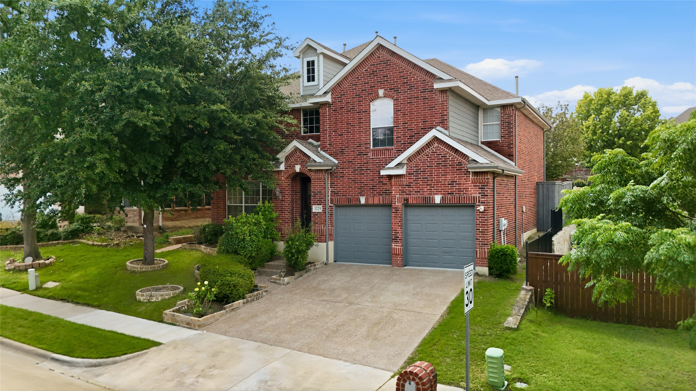 1229 Tioga Drive