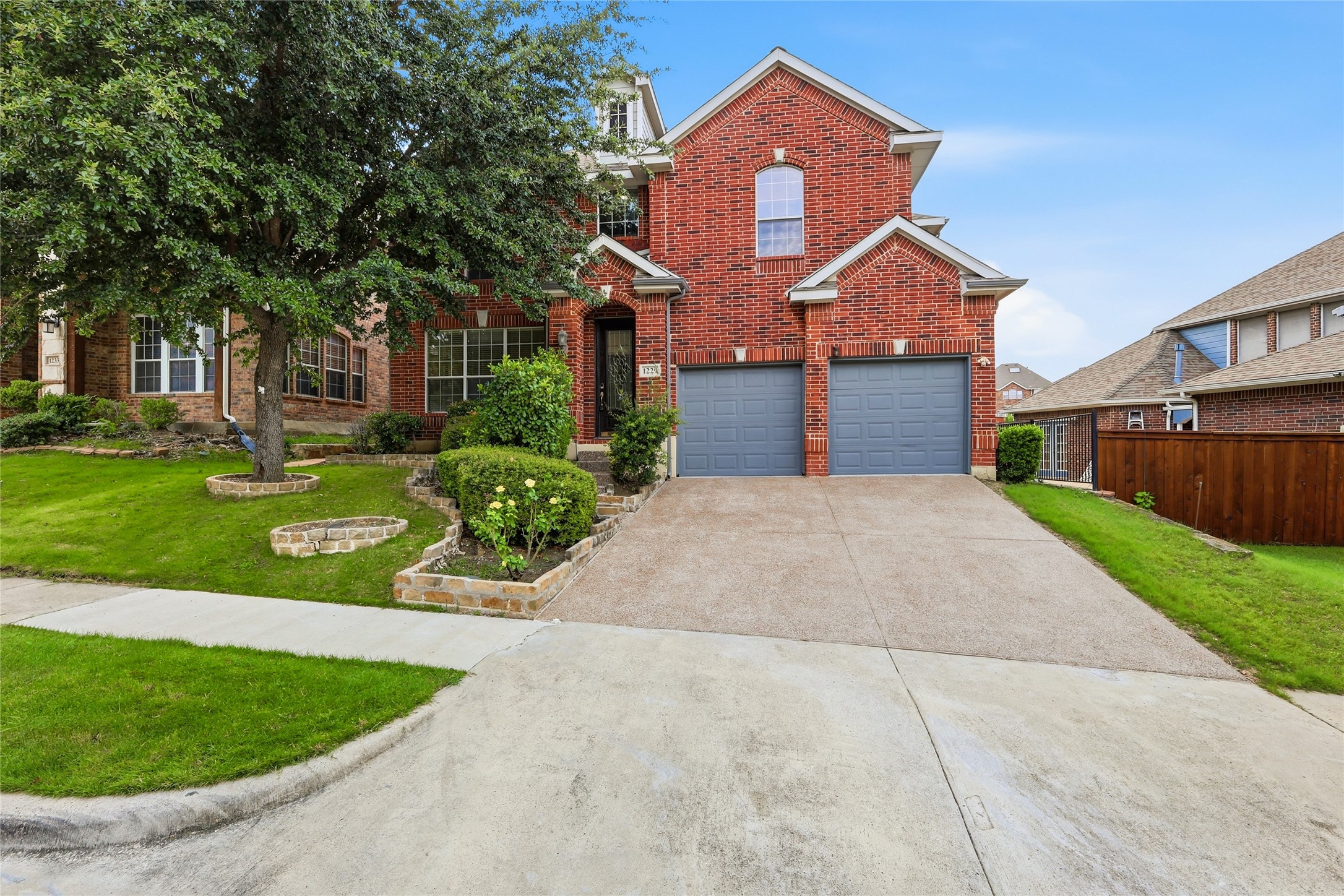 1229 Tioga Drive