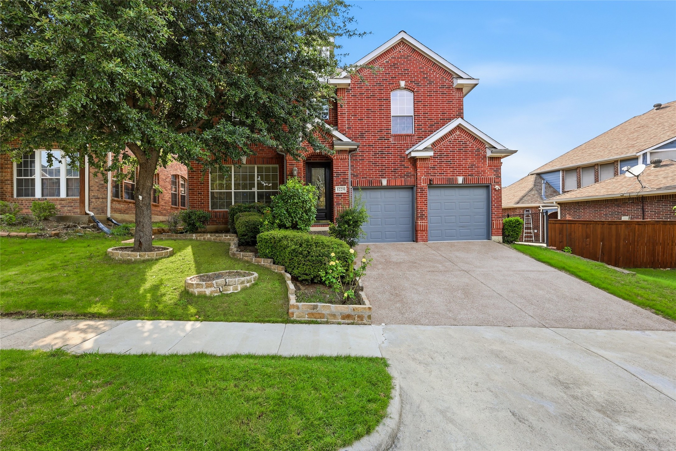 1229 Tioga Drive