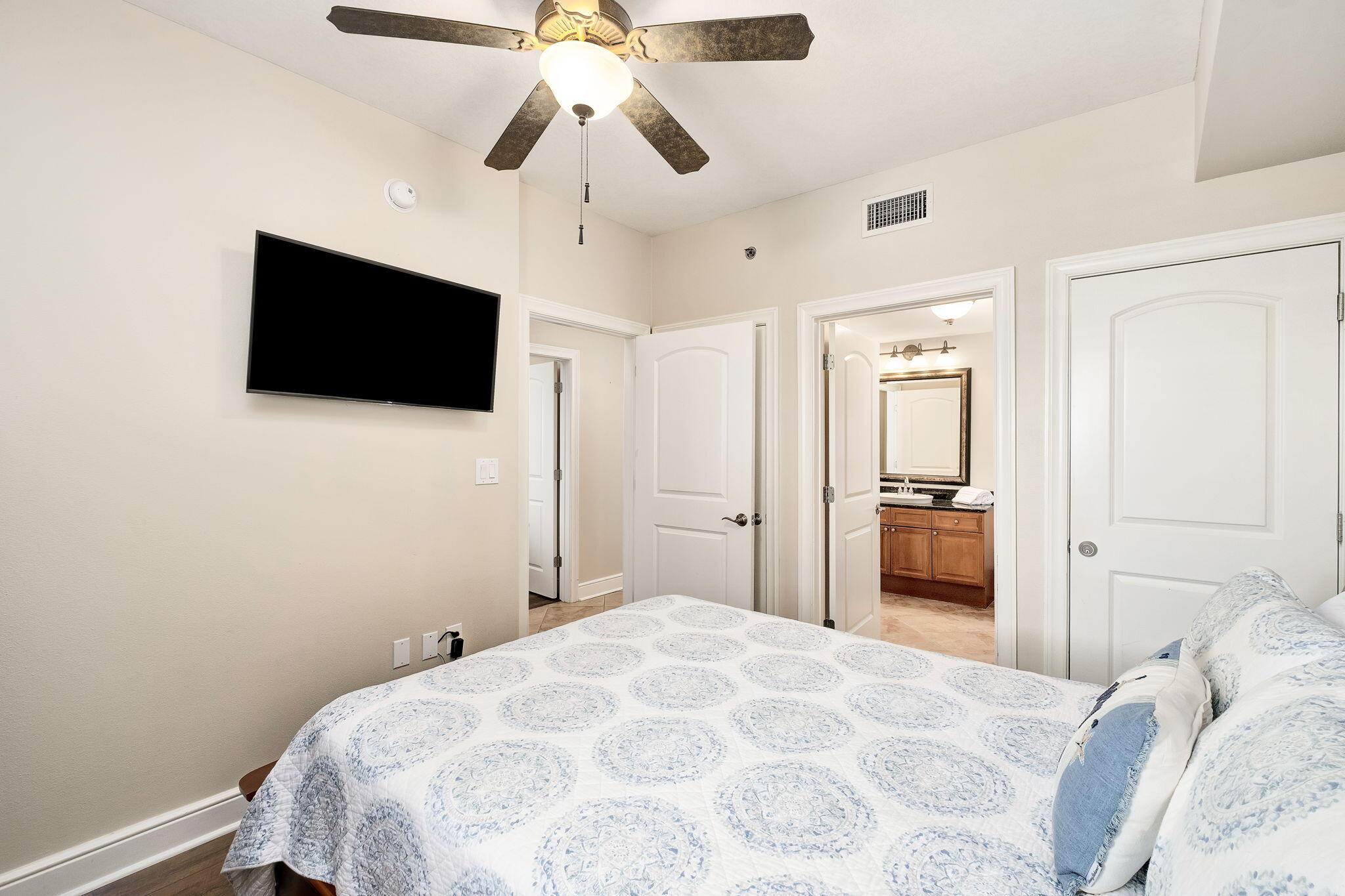 1150 Santa Rosa Boulevard 305