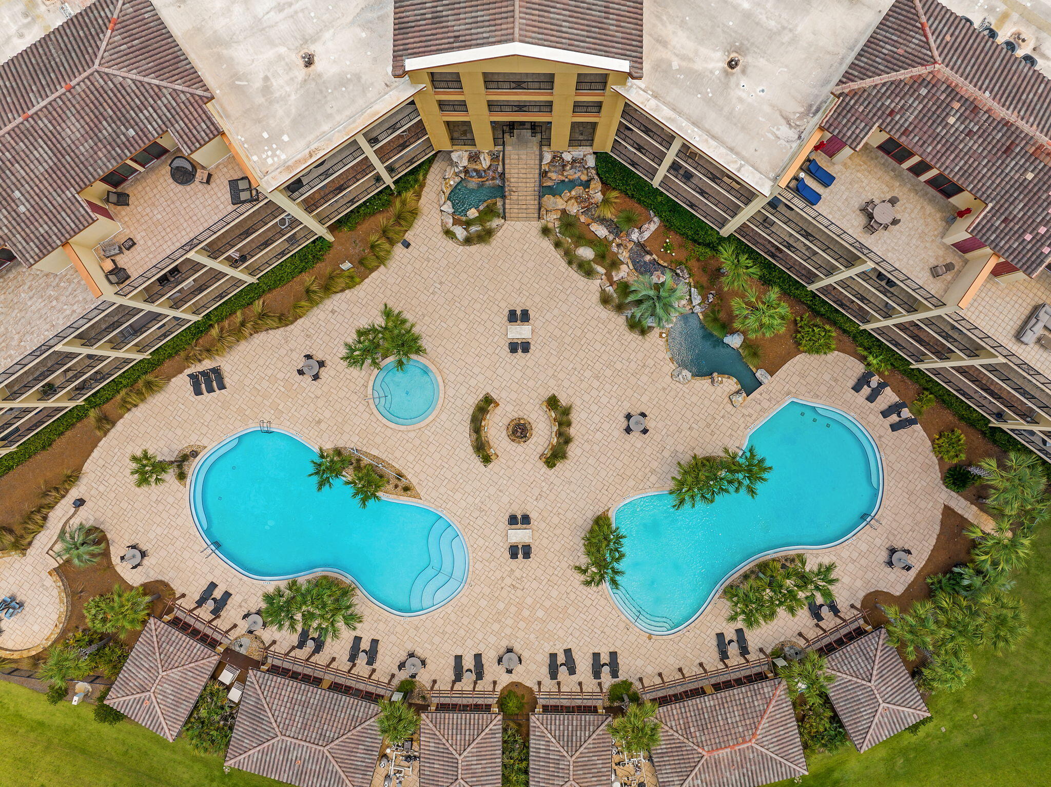 1363 W County Highway 30A UNIT 1119