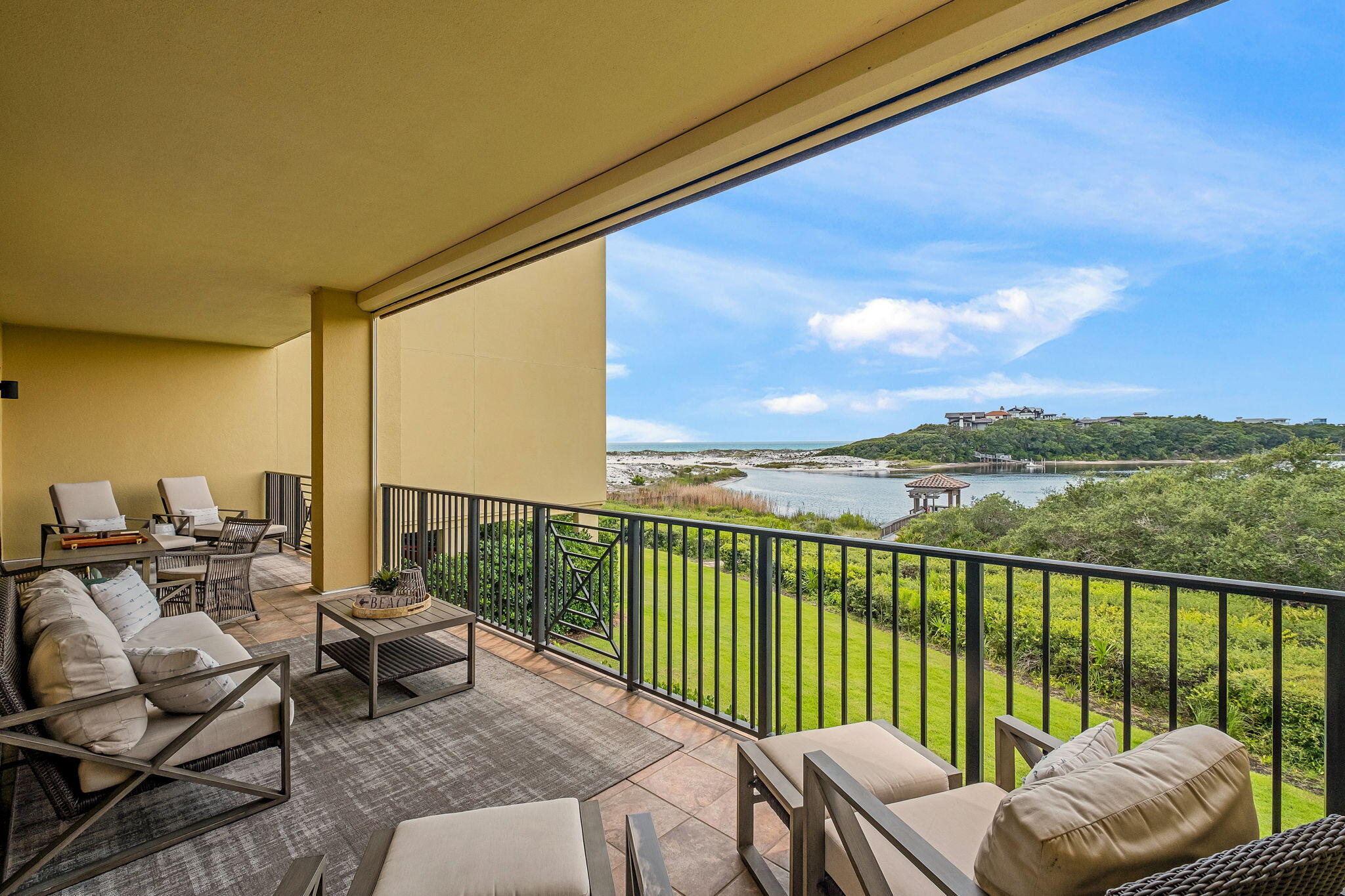 1363 W County Highway 30A UNIT 1119