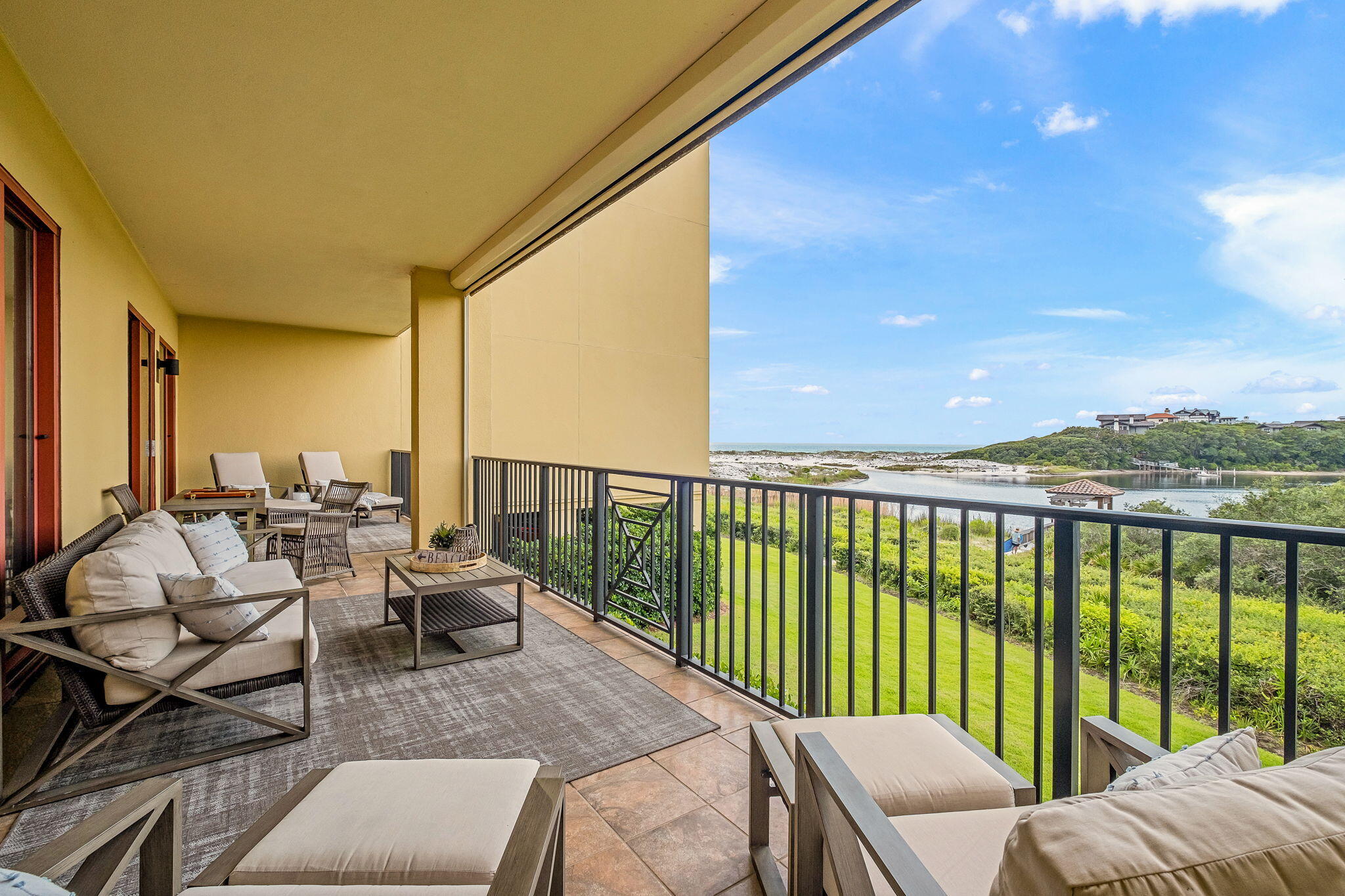 1363 W County Highway 30A UNIT 1119