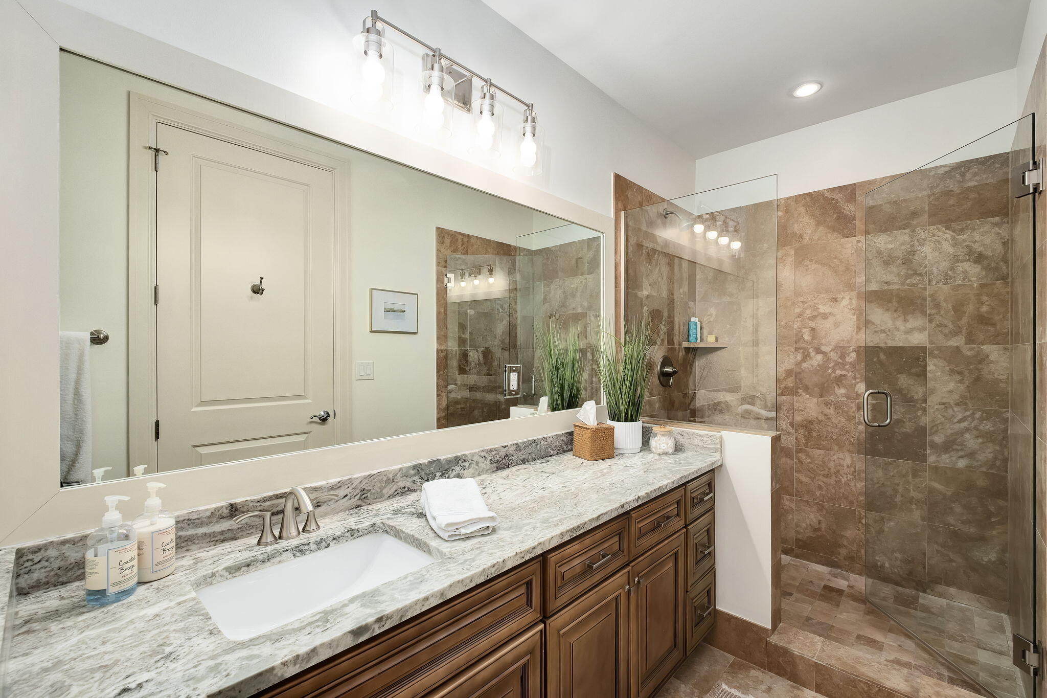 1363 W County Highway 30A UNIT 1119