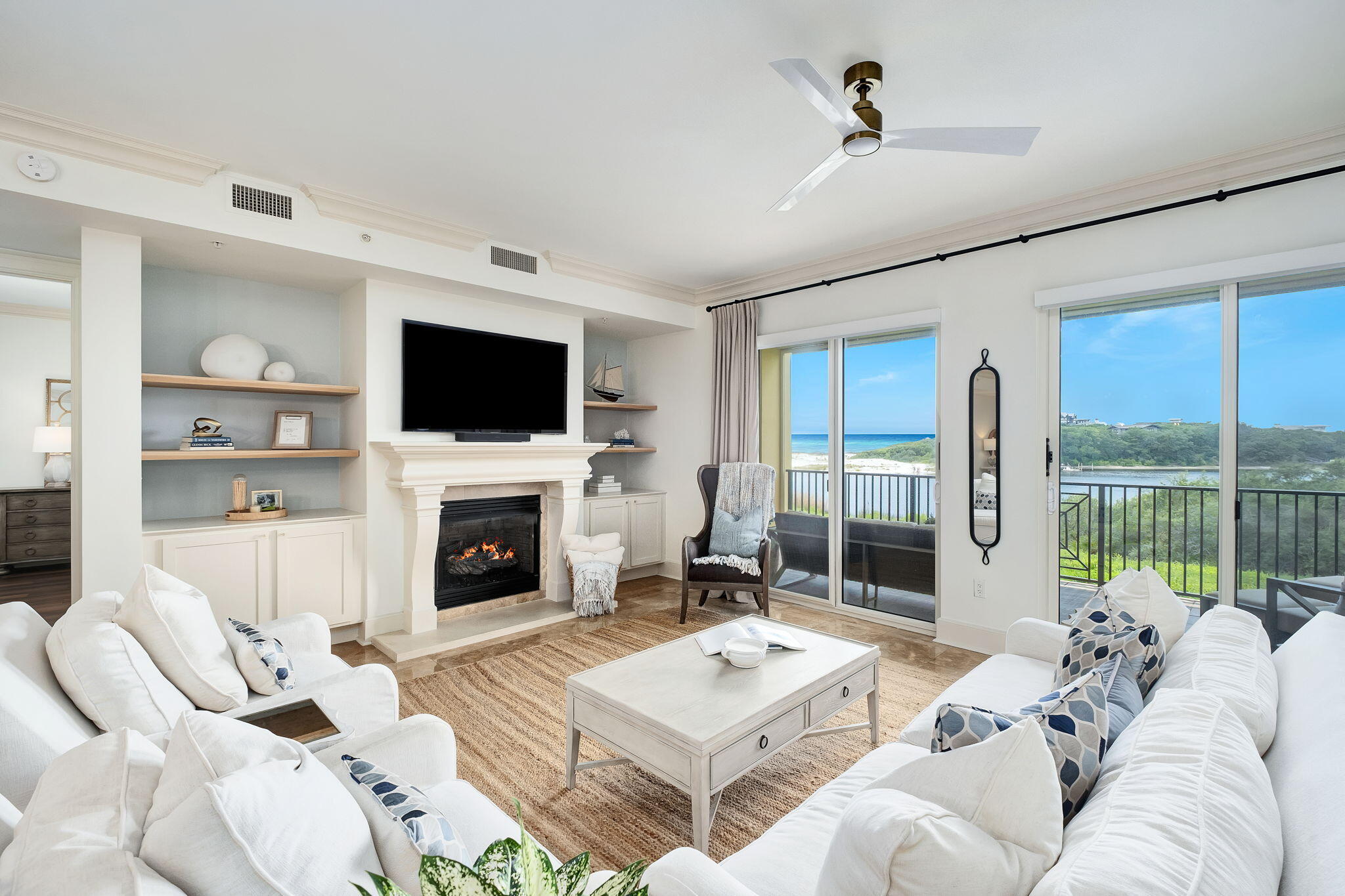 1363 W County Highway 30A UNIT 1119