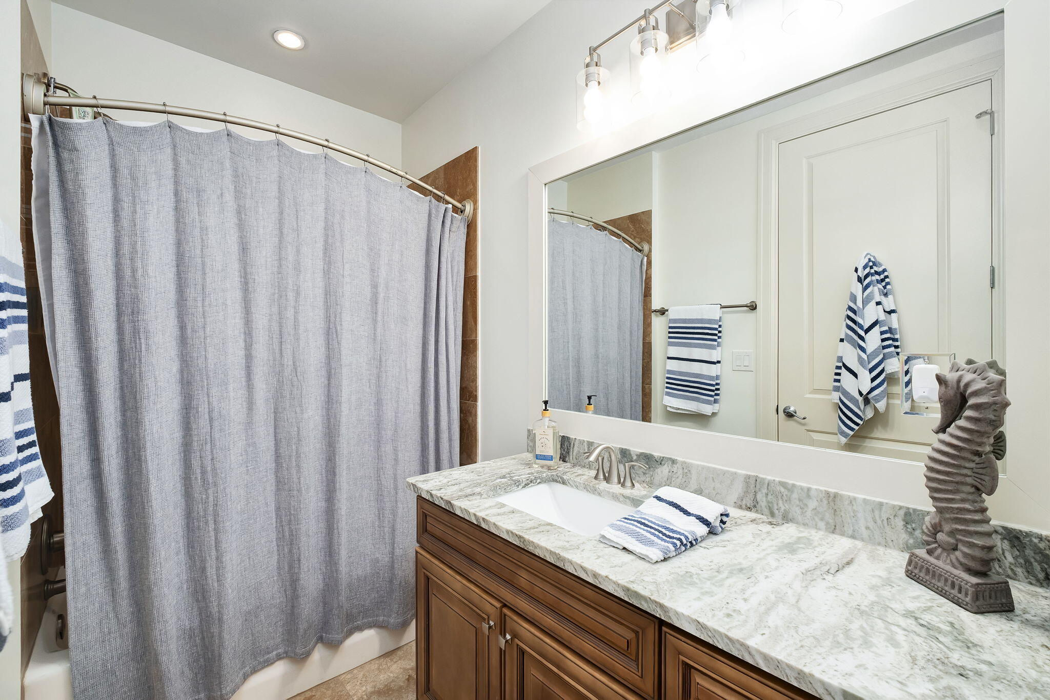 1363 W County Highway 30A UNIT 1119