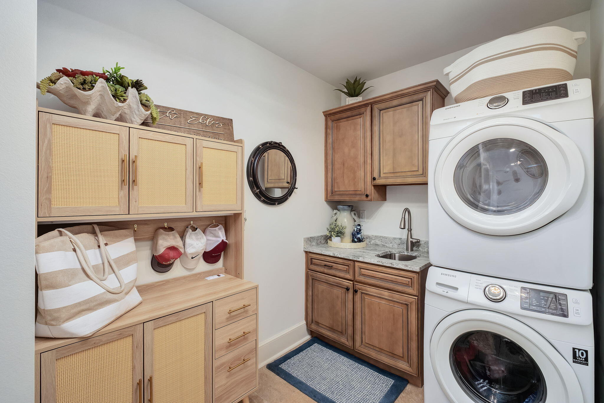1363 W County Highway 30A UNIT 1119