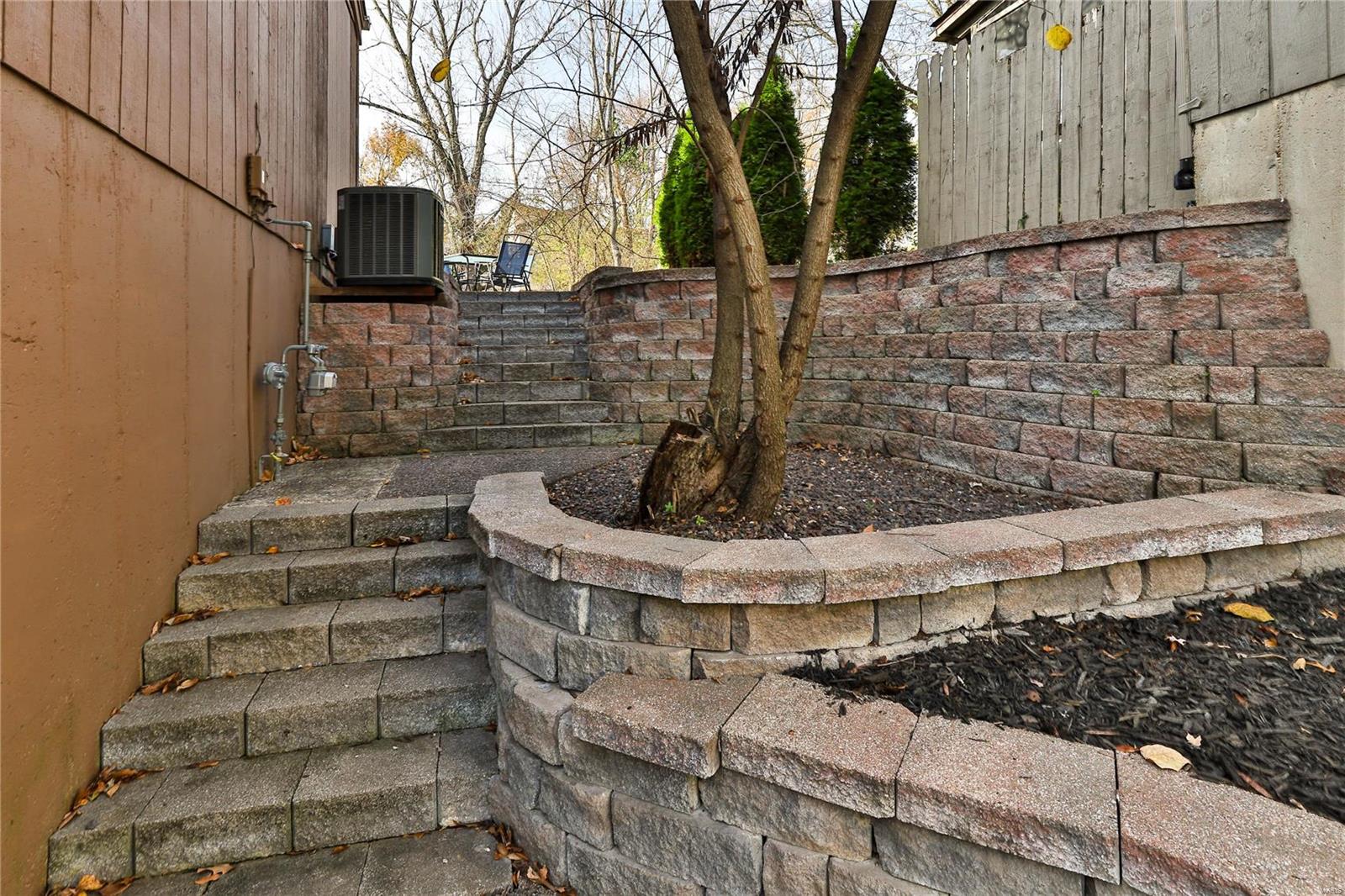 973 Beacon Woods Court