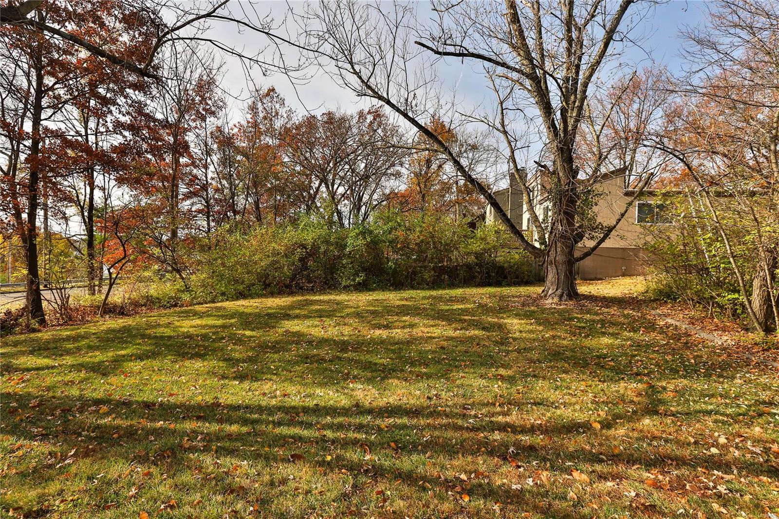 973 Beacon Woods Court