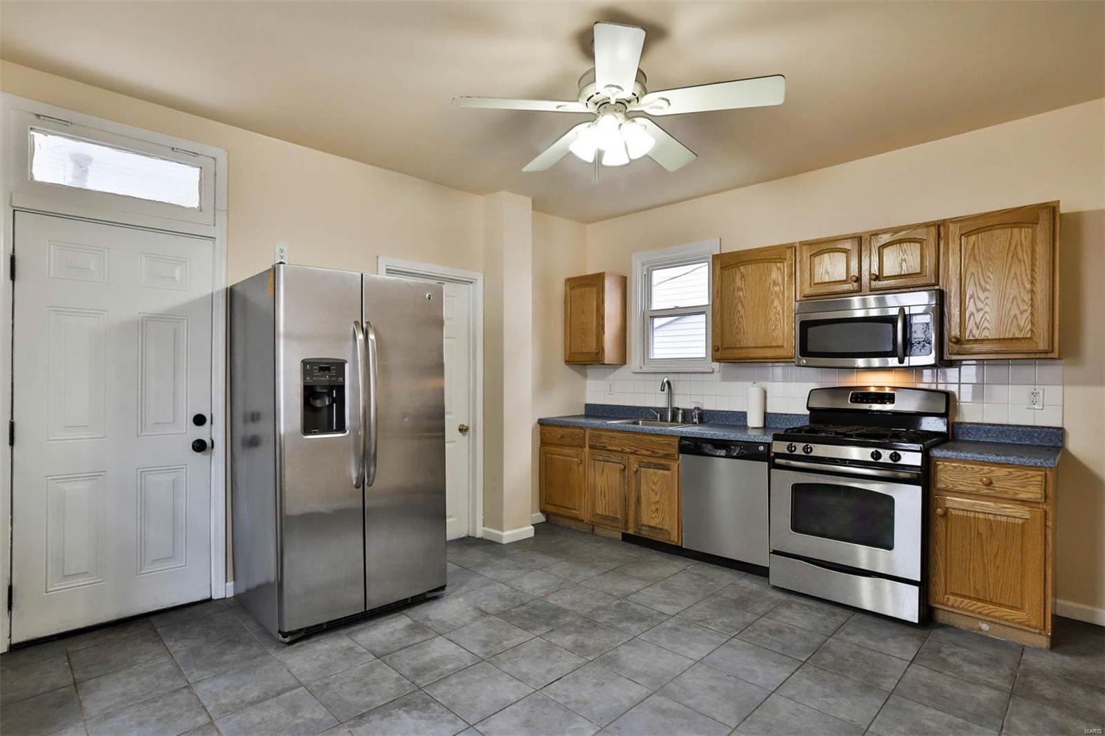 4142 Taft Avenue