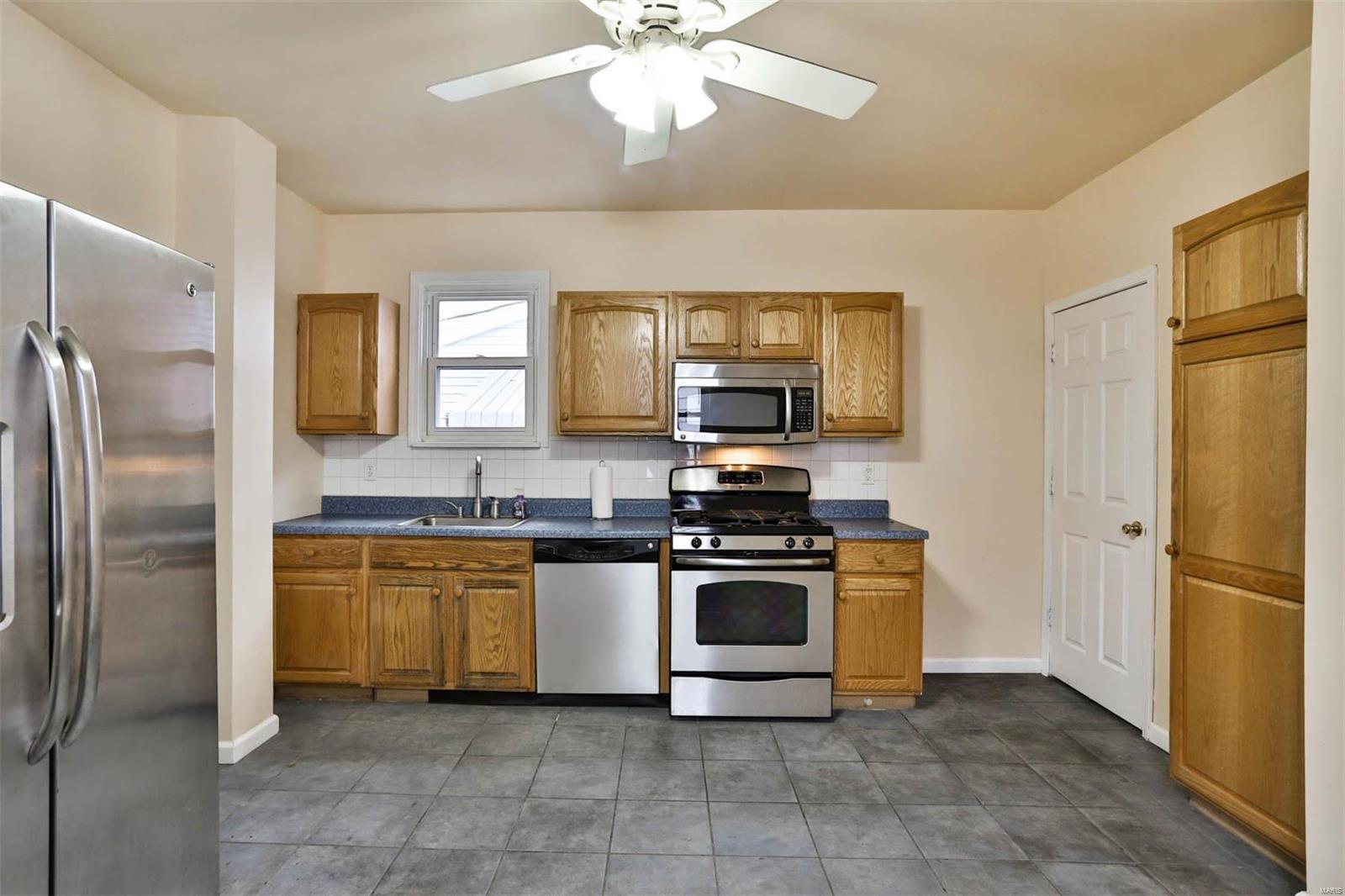 4142 Taft Avenue