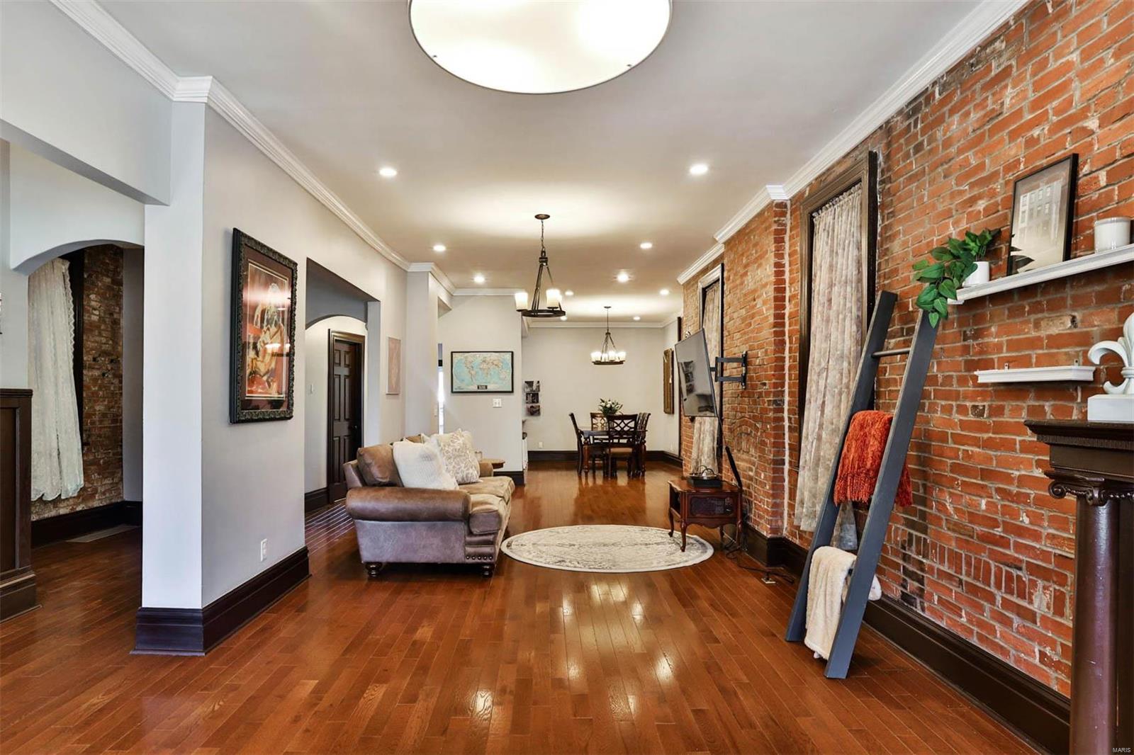 3219 Lafayette Avenue