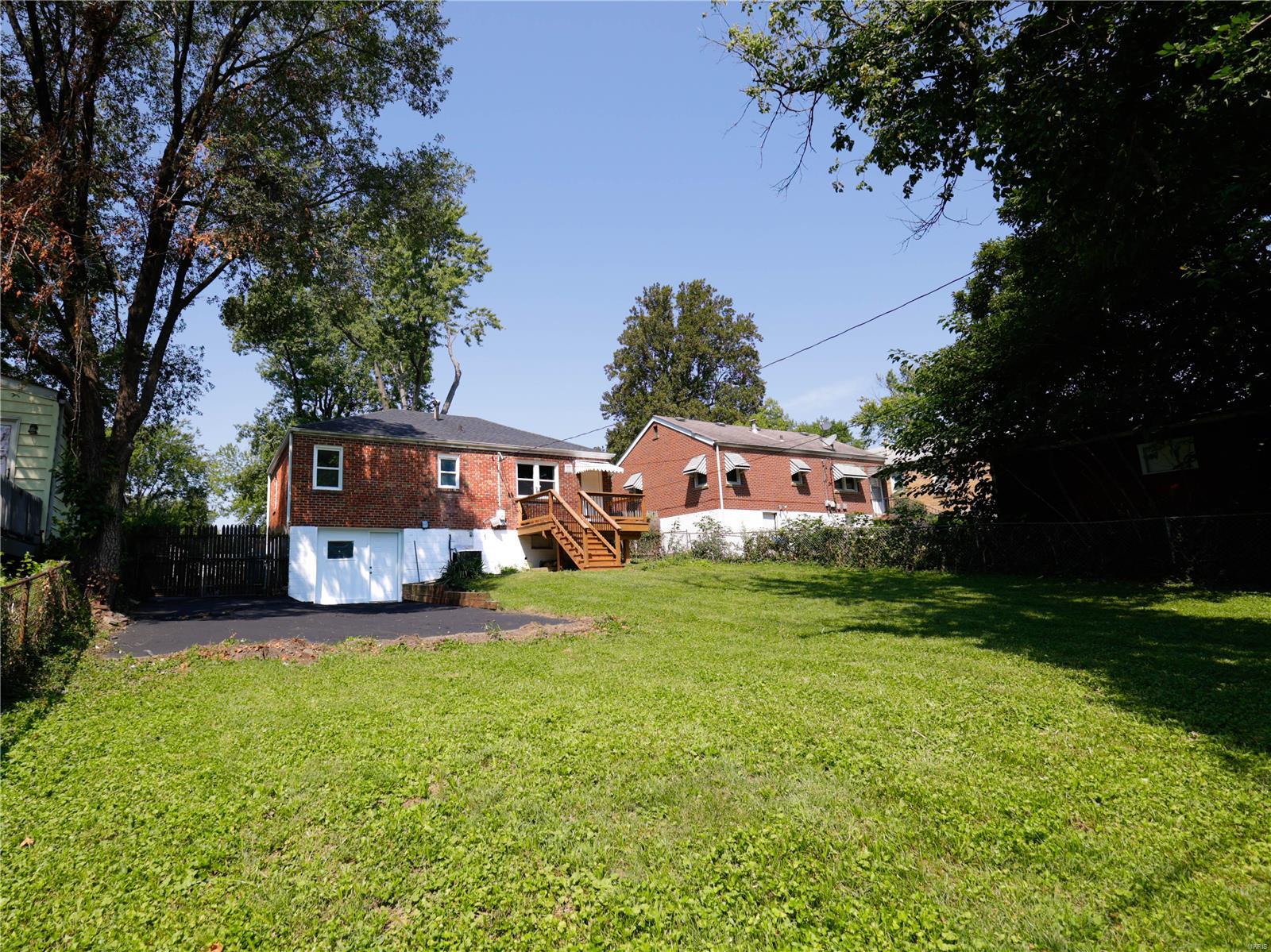 424 Warfield Avenue