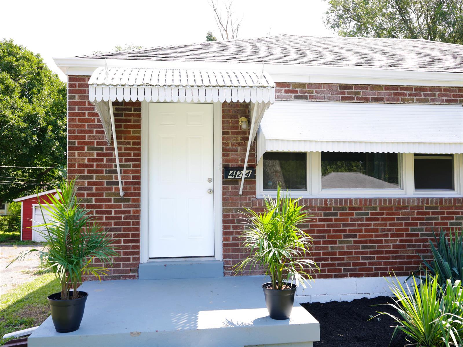 424 Warfield Avenue
