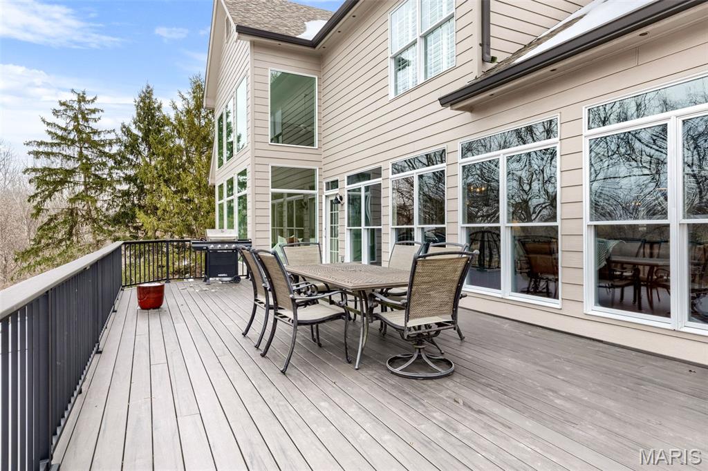 1040 Greystone Manor Parkway