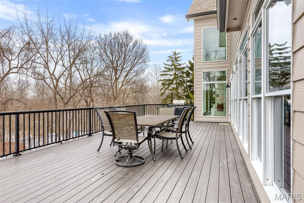 1040 Greystone Manor Parkway