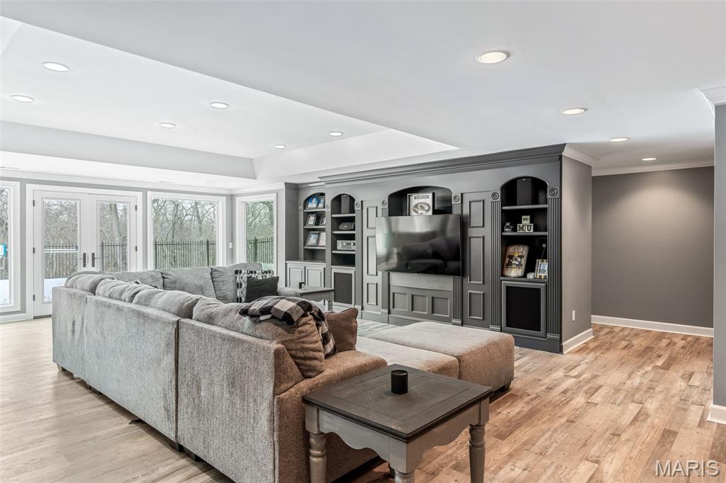 1040 Greystone Manor Parkway