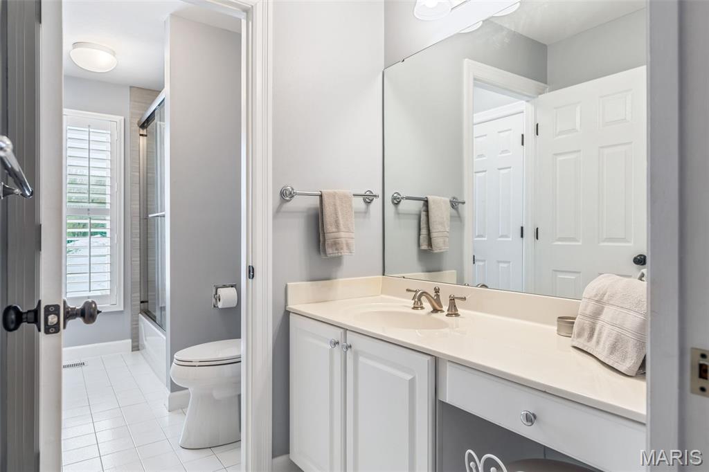 1040 Greystone Manor Parkway