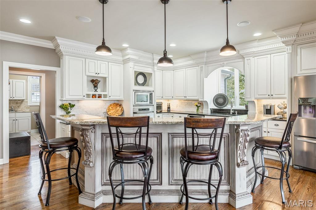 1040 Greystone Manor Parkway