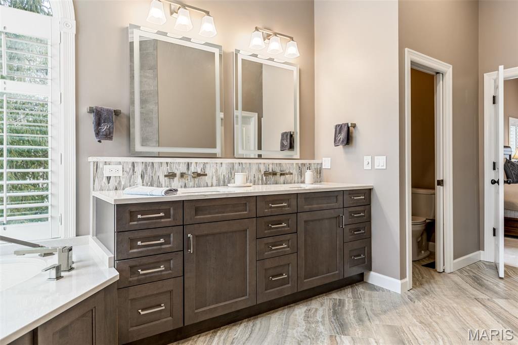 1040 Greystone Manor Parkway