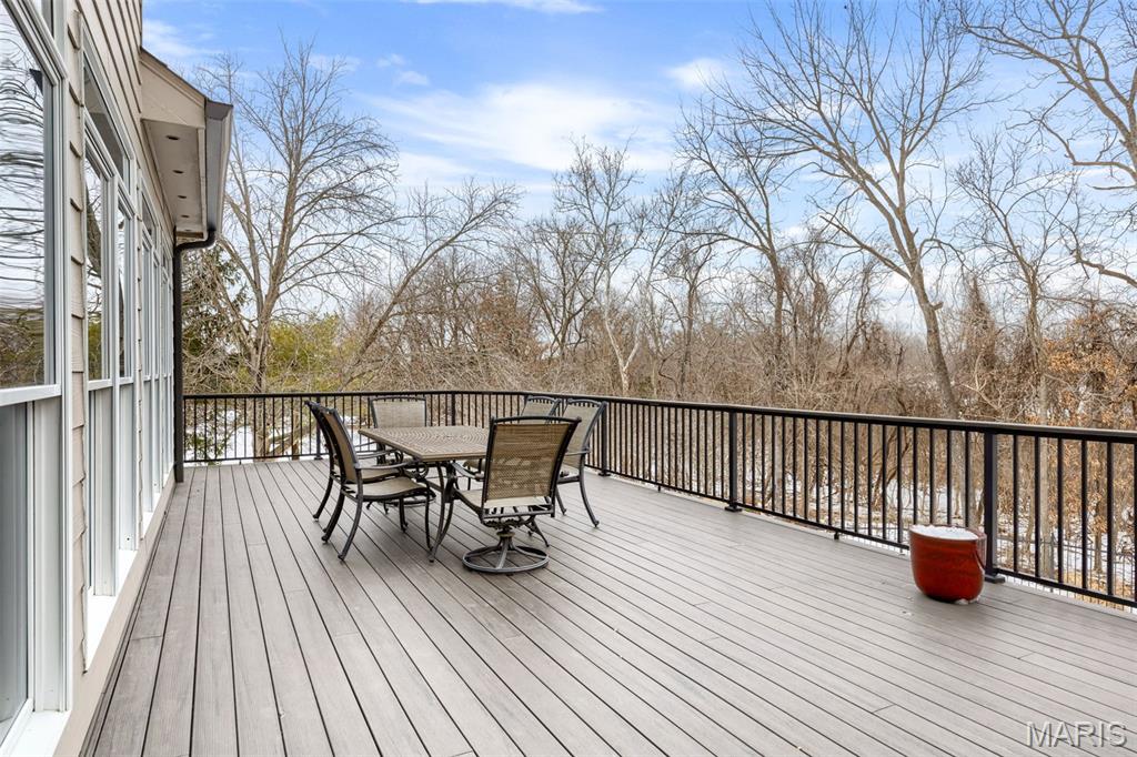 1040 Greystone Manor Parkway