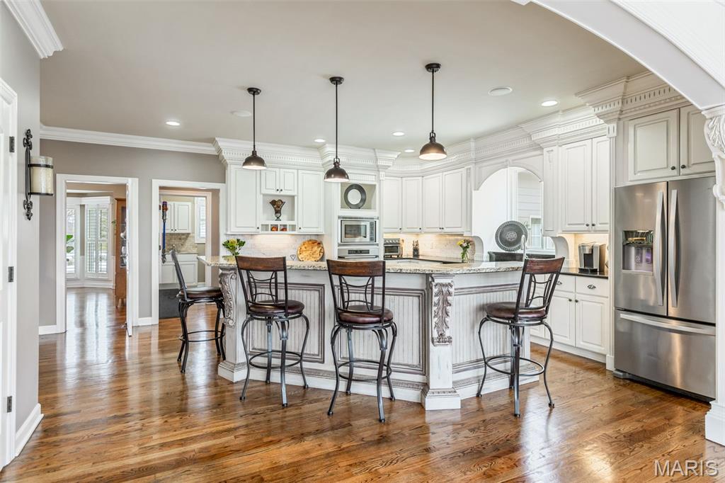 1040 Greystone Manor Parkway